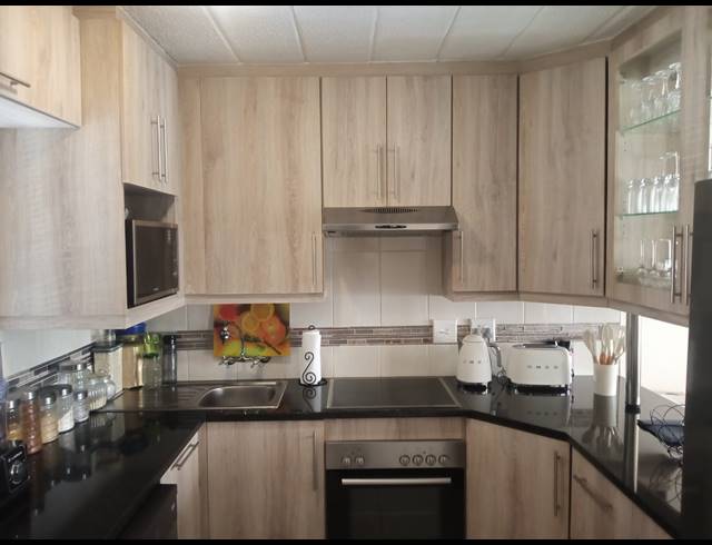2 BEDROOM APARTMENT FOR SALE IN RAVENSWOOD